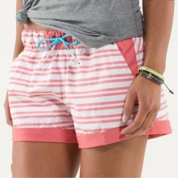 Lululemon Play All Day Short Twin Stripe Sizzle Love Red Size 6